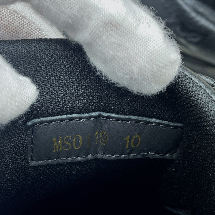lv snekaers l000096
