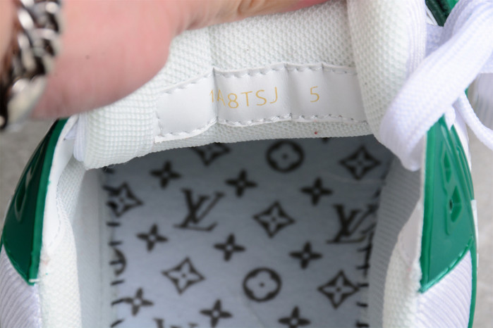 lv snekaers l000047