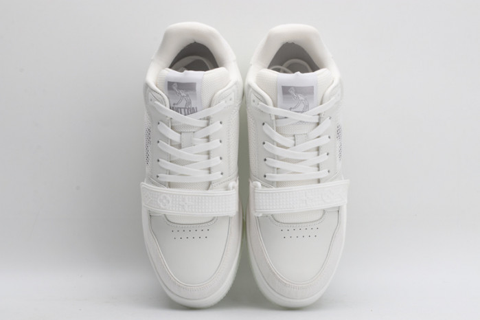 lv snekaers l000054