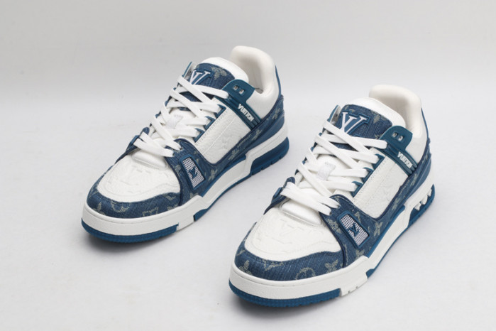 lv snekaers l000050