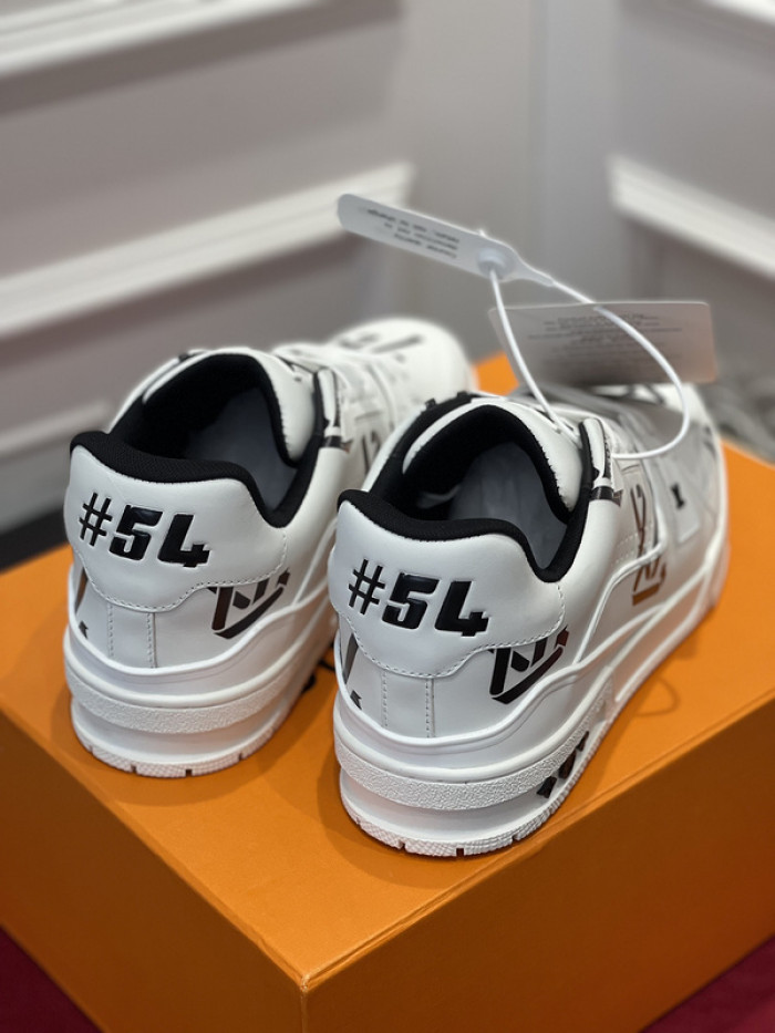 lv snekaers l000067