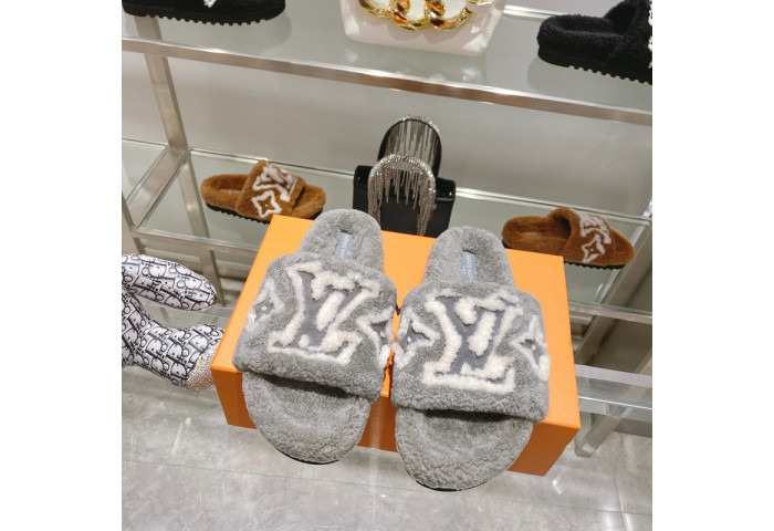 L&V sandal 111