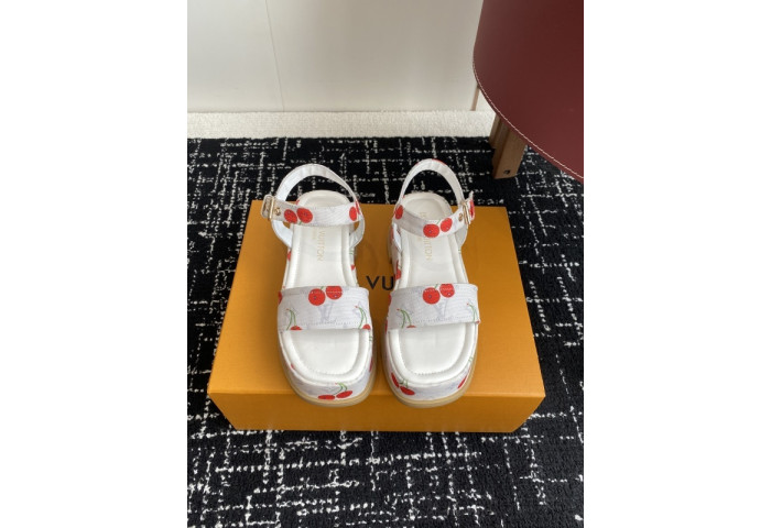 L&V sandal 239