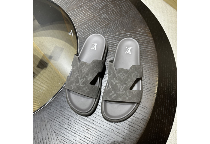 L&V sandal 222