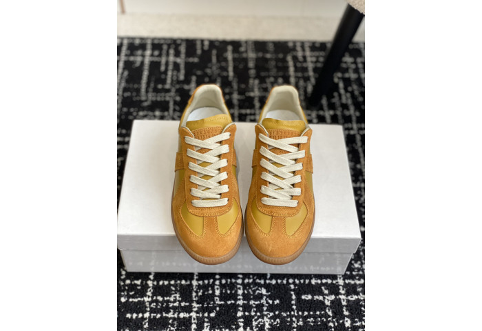MAISON MARGIELA CALFSKIN S57WS0275