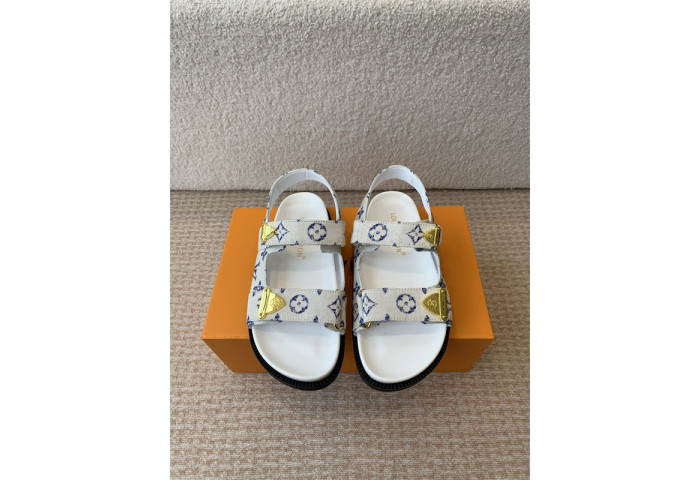 L&V sandal 203