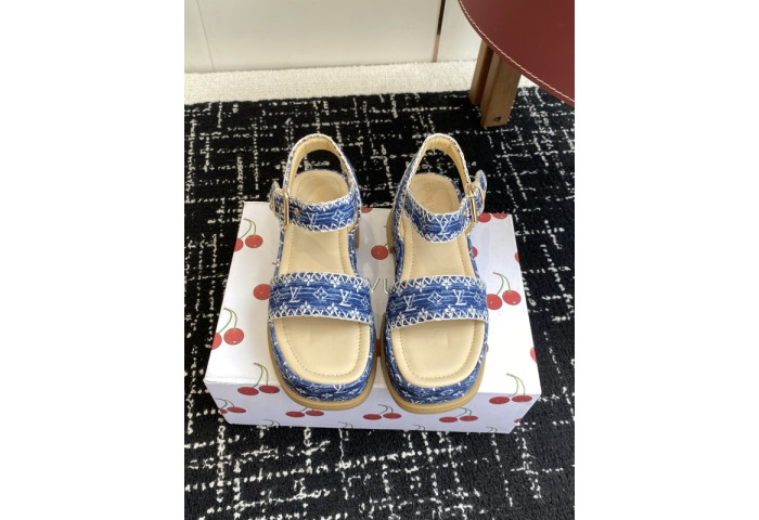 L&V sandal 227