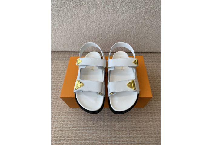 L&V sandal 211