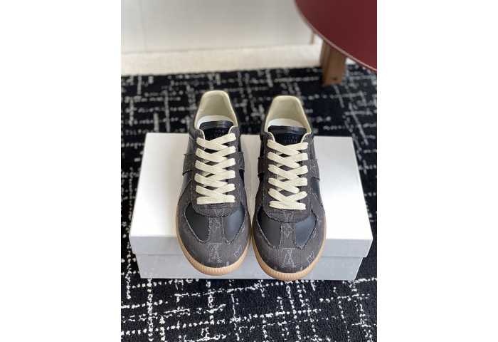 MAISON MARGIELA CALFSKIN S57WS0296