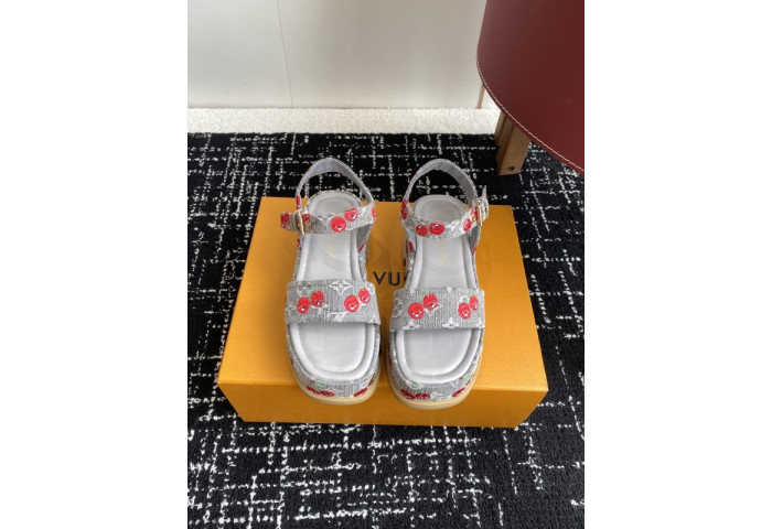 L&V sandal 237