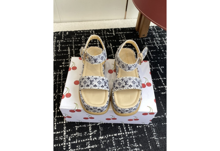 L&V sandal 228