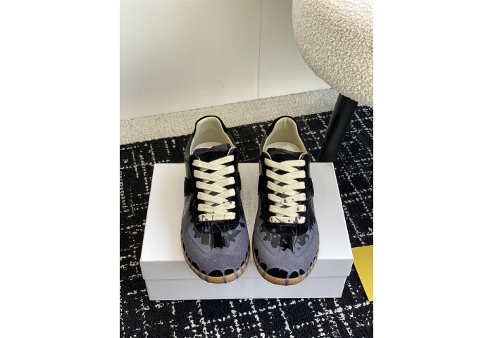 MAISON MARGIELA CALFSKIN S57WS0285