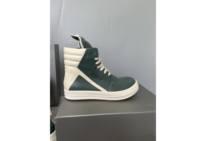 Rick Owe* R0000278