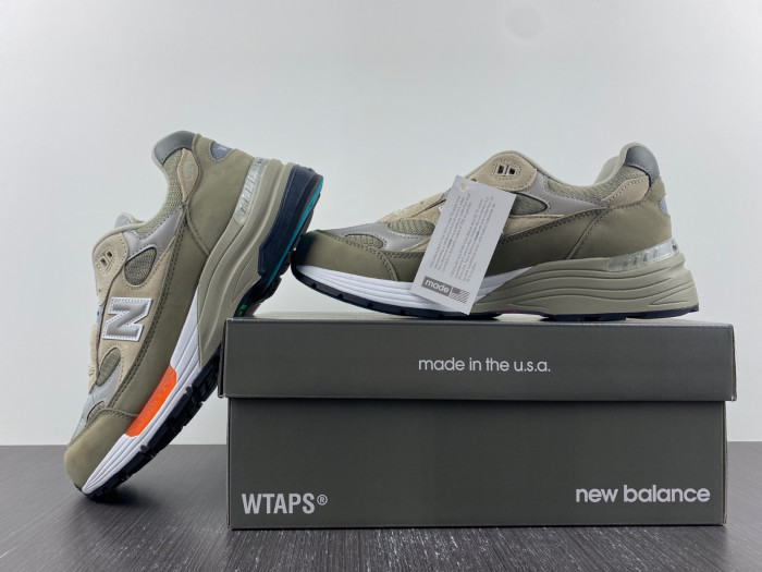 Bape x New Balance 2002R M2002RHO DFY17