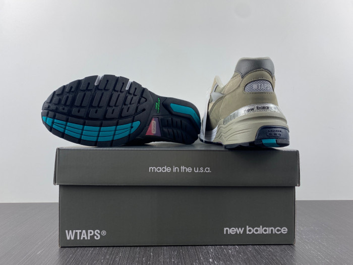 Bape x New Balance 2002R M2002RHO DFY17