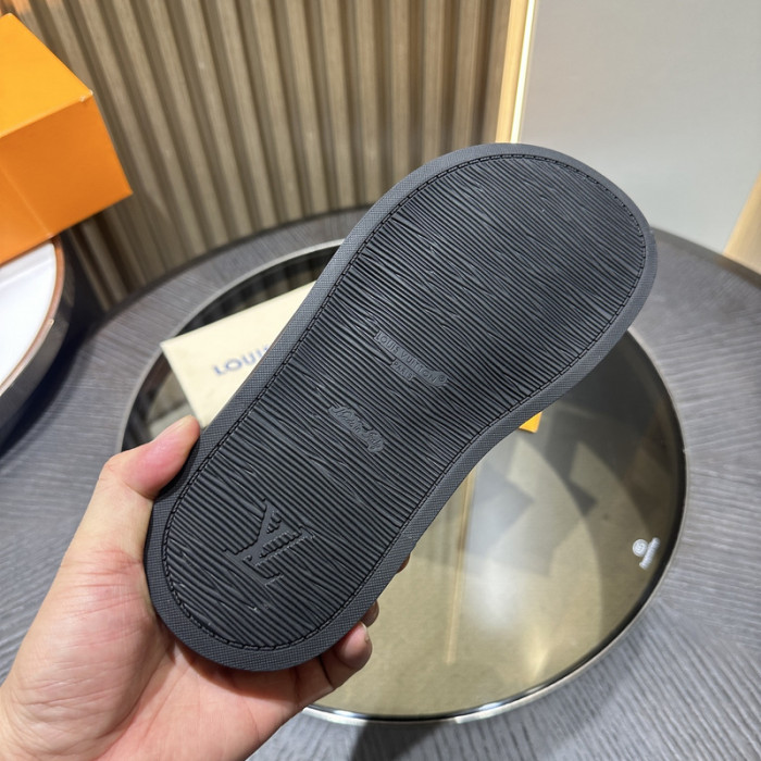 L&V sandal 131