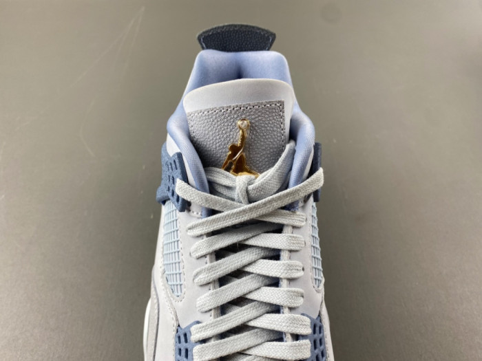 Air Jordan 4 UNC Tar Heels HV9204-407