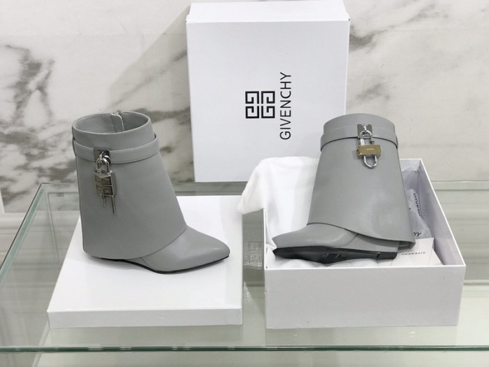 Givenchy Boots 660012