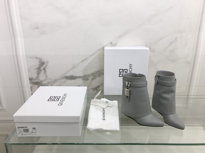 Givenchy Boots 660012