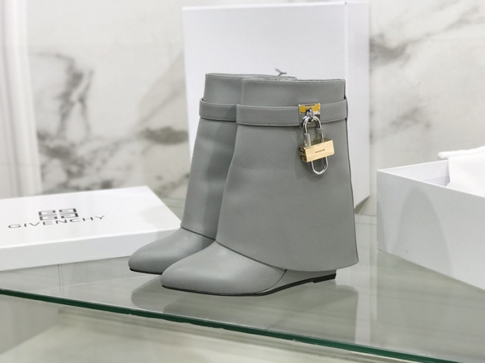 Givenchy Boots 660012