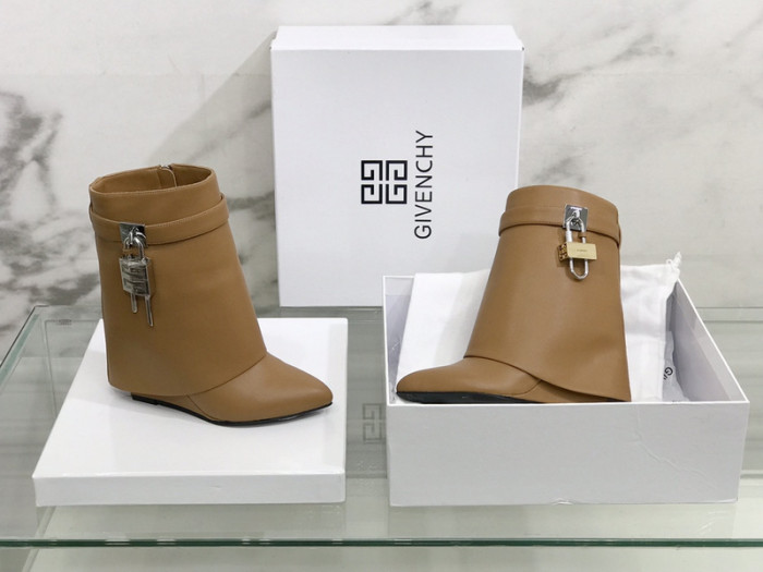 Givenchy Boots 660011