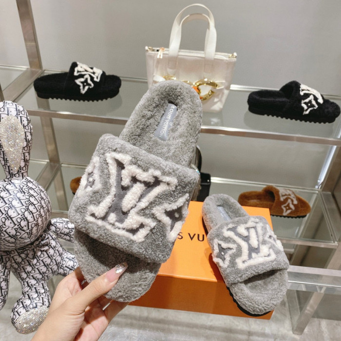 L&V sandal 111
