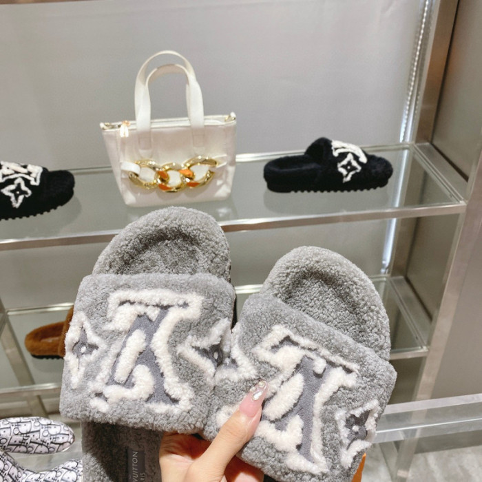 L&V sandal 111
