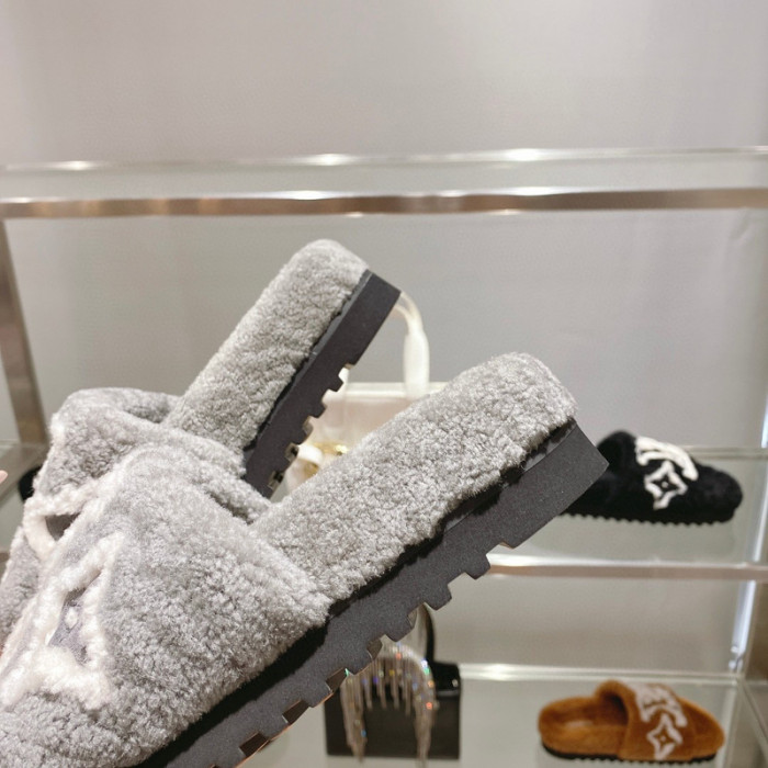 L&V sandal 111