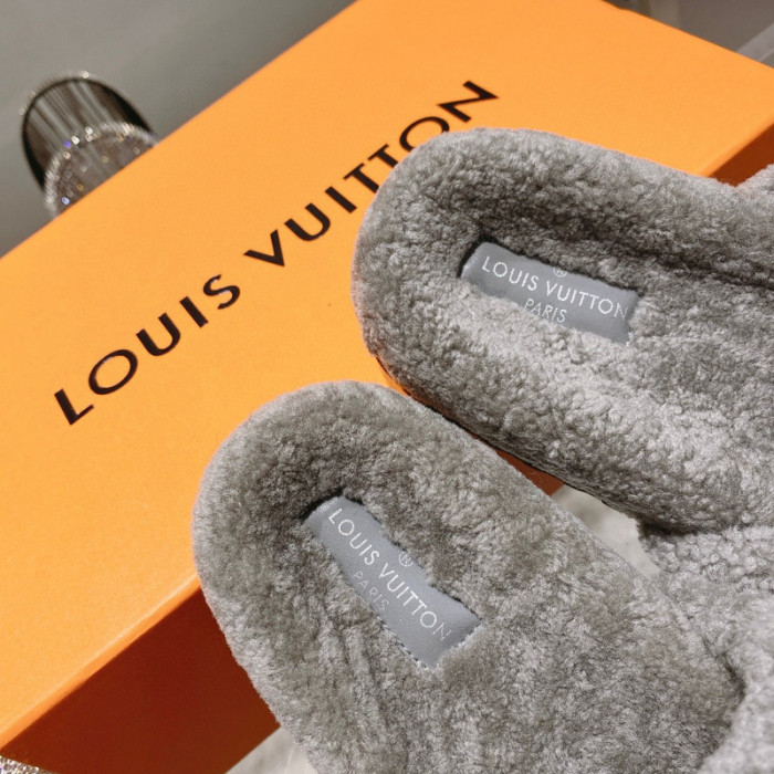 L&V sandal 111