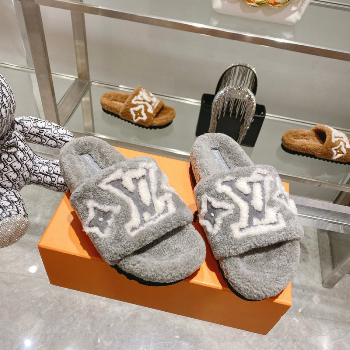 L&V sandal 111