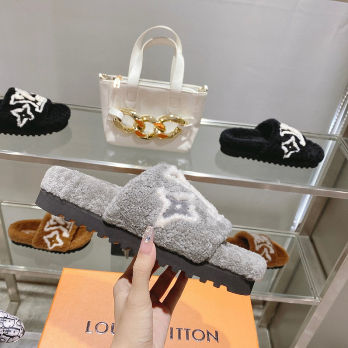 L&V sandal 111