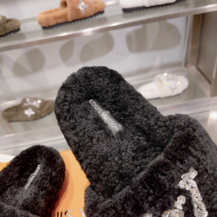 L&V sandal 99
