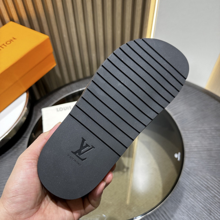 L&V sandal 164