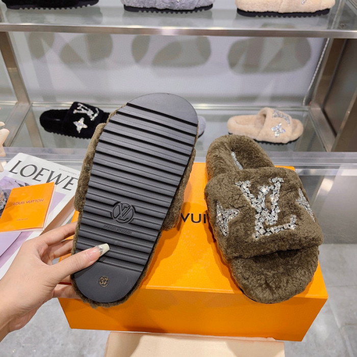 L&V sandal 103