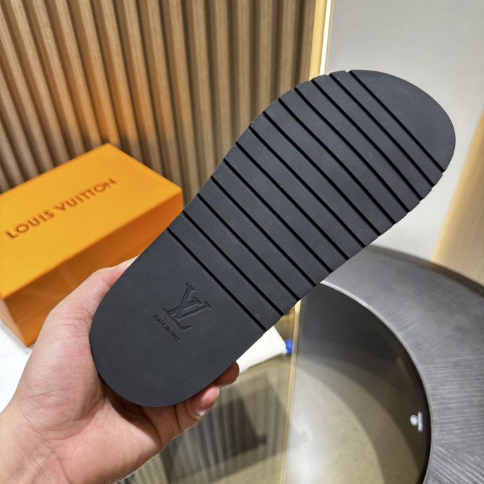 L&V sandal 196