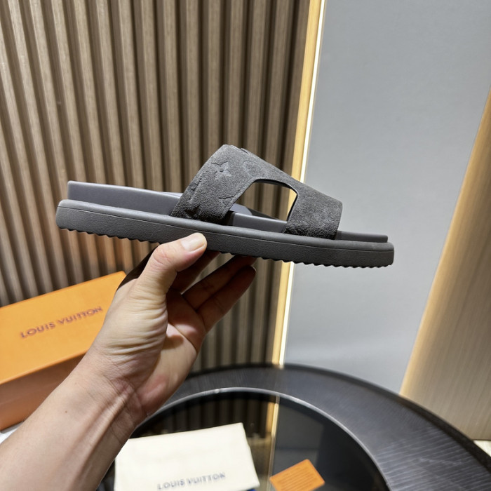 L&V sandal 222