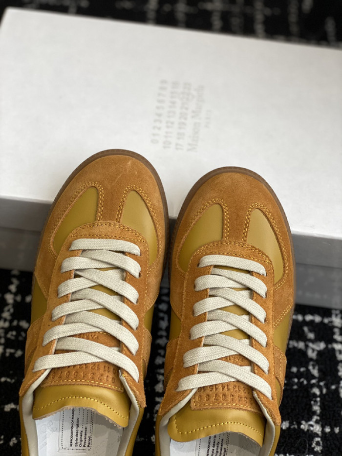 MAISON MARGIELA CALFSKIN S57WS0275