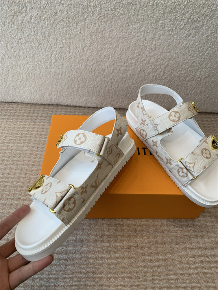 L&V sandal 209