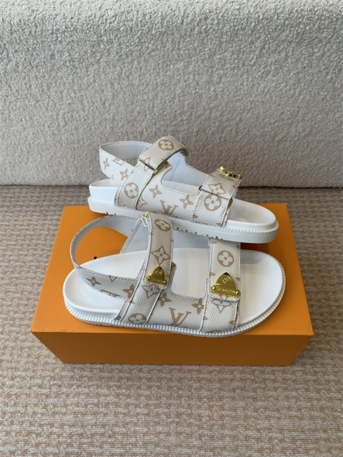 L&V sandal 209