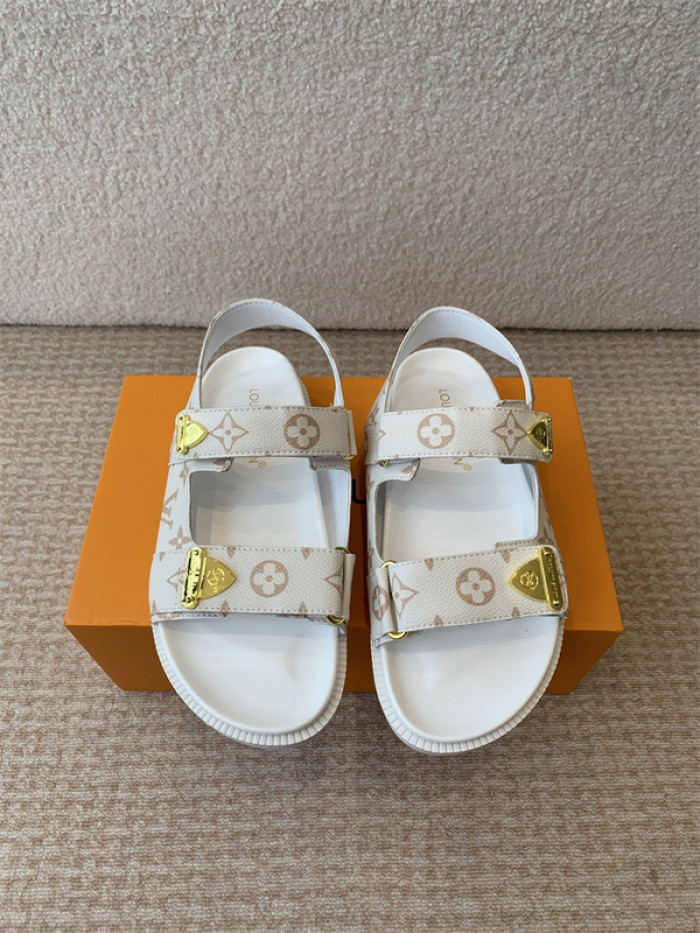 L&V sandal 209