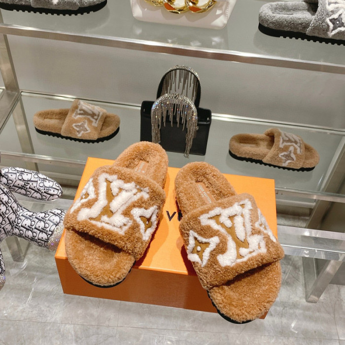 L&V sandal 107