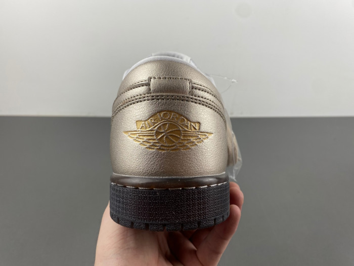 Air Jordan 1 Low SE “Metallic Zinc” HQ3529-099