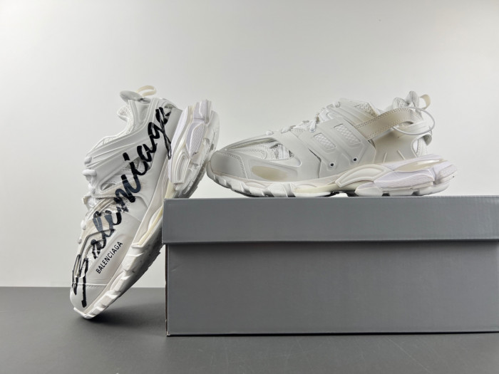 Balenciaga track WTRHW. 9010