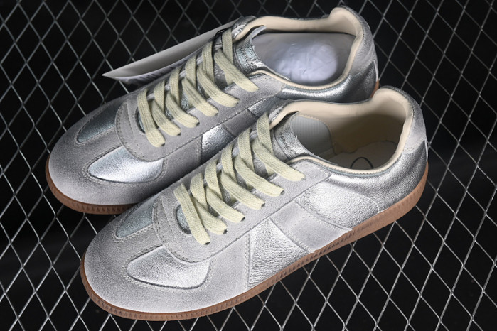 MAISON MARGIELA CALFSKIN SILVER S58WS0105