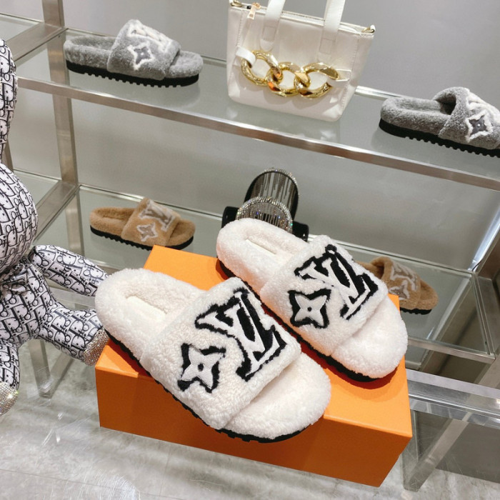 L&V sandal 108
