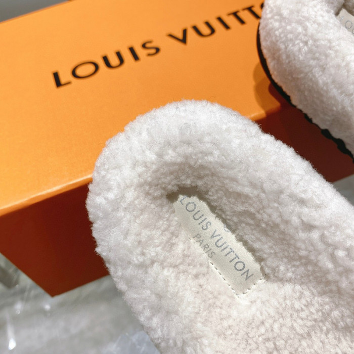 L&V sandal 108