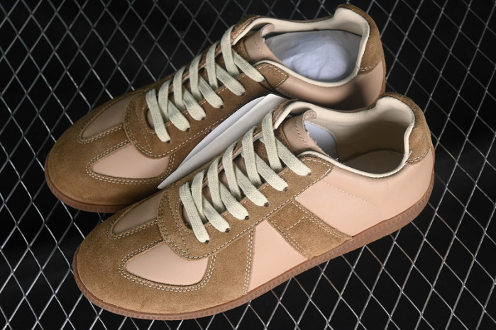 MAISON MARGIELA CALFSKIN BROWN S58WS0108