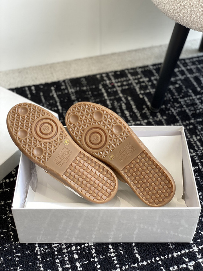 MAISON MARGIELA CALFSKIN S57WS0282