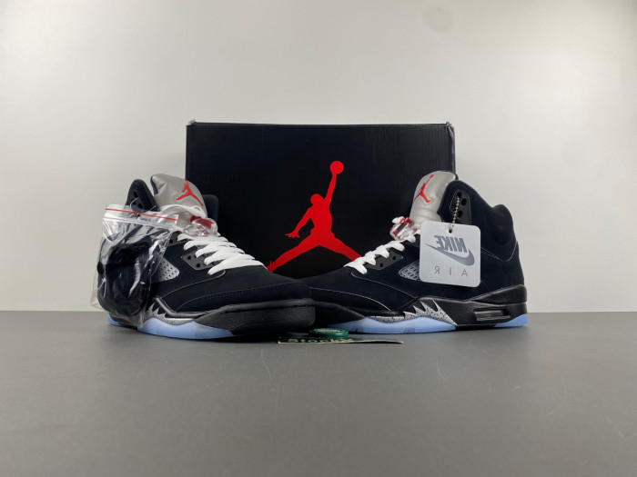 Air Jordan 5 “Black Metallic Reimagined” HF3975-001