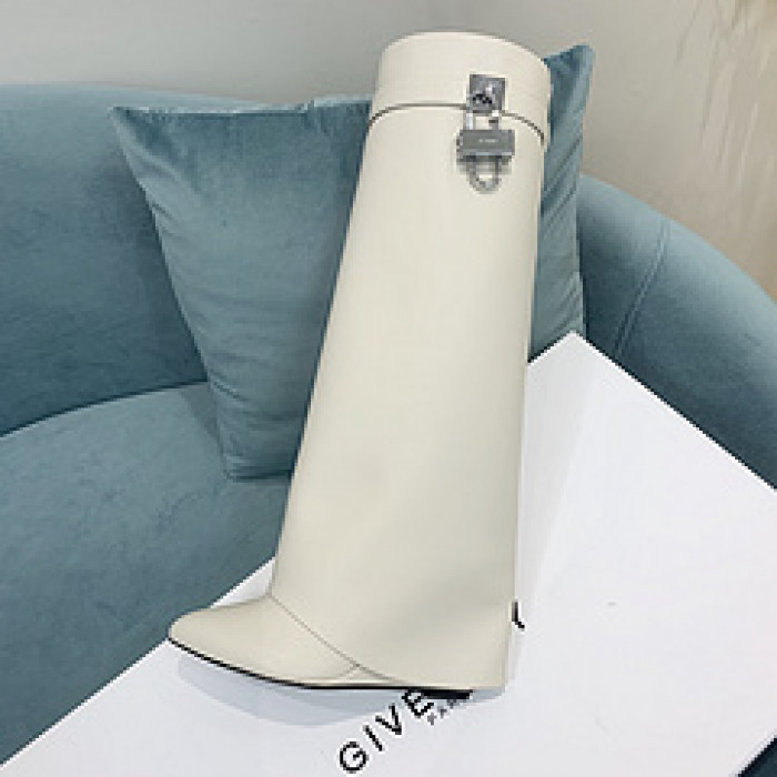 Givenchy Boots 660006